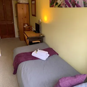 The Holly Tree 3* Cambridge
